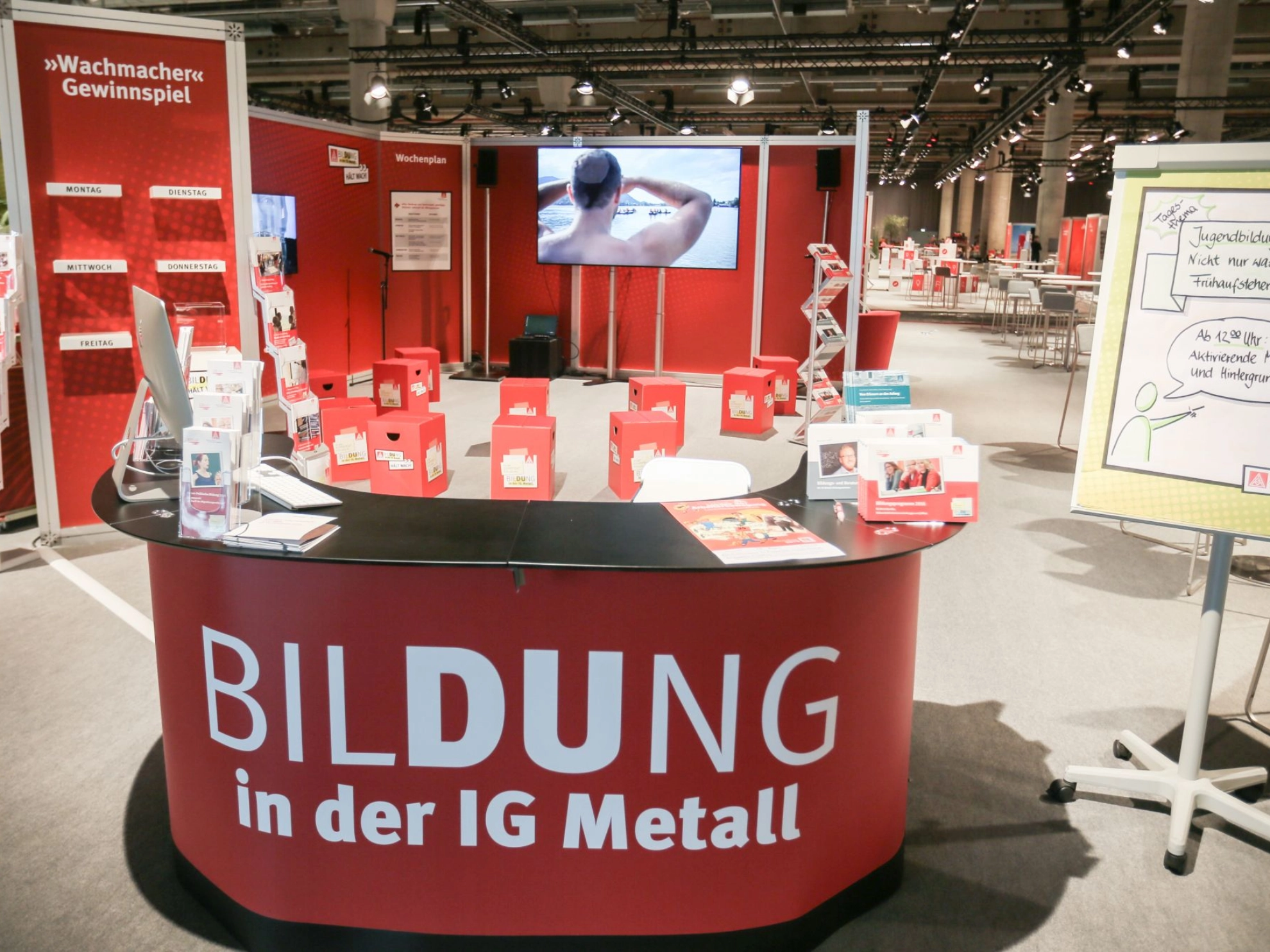 Ein Stand auf dem Gewerkschaftstag 2015 informiert über Bildung in der IG Metall
