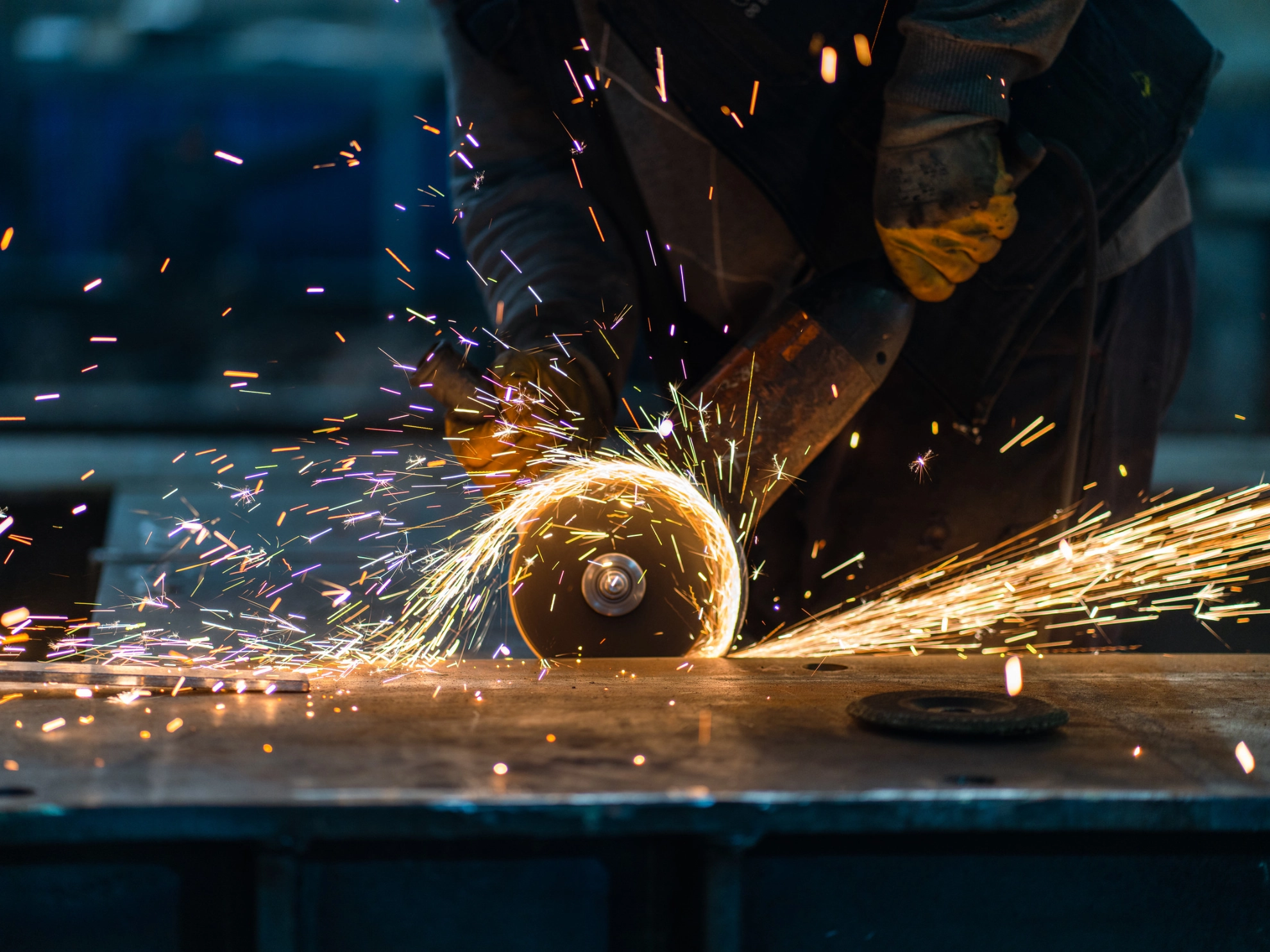 Symbolfoto Funken Metallverarbeitung