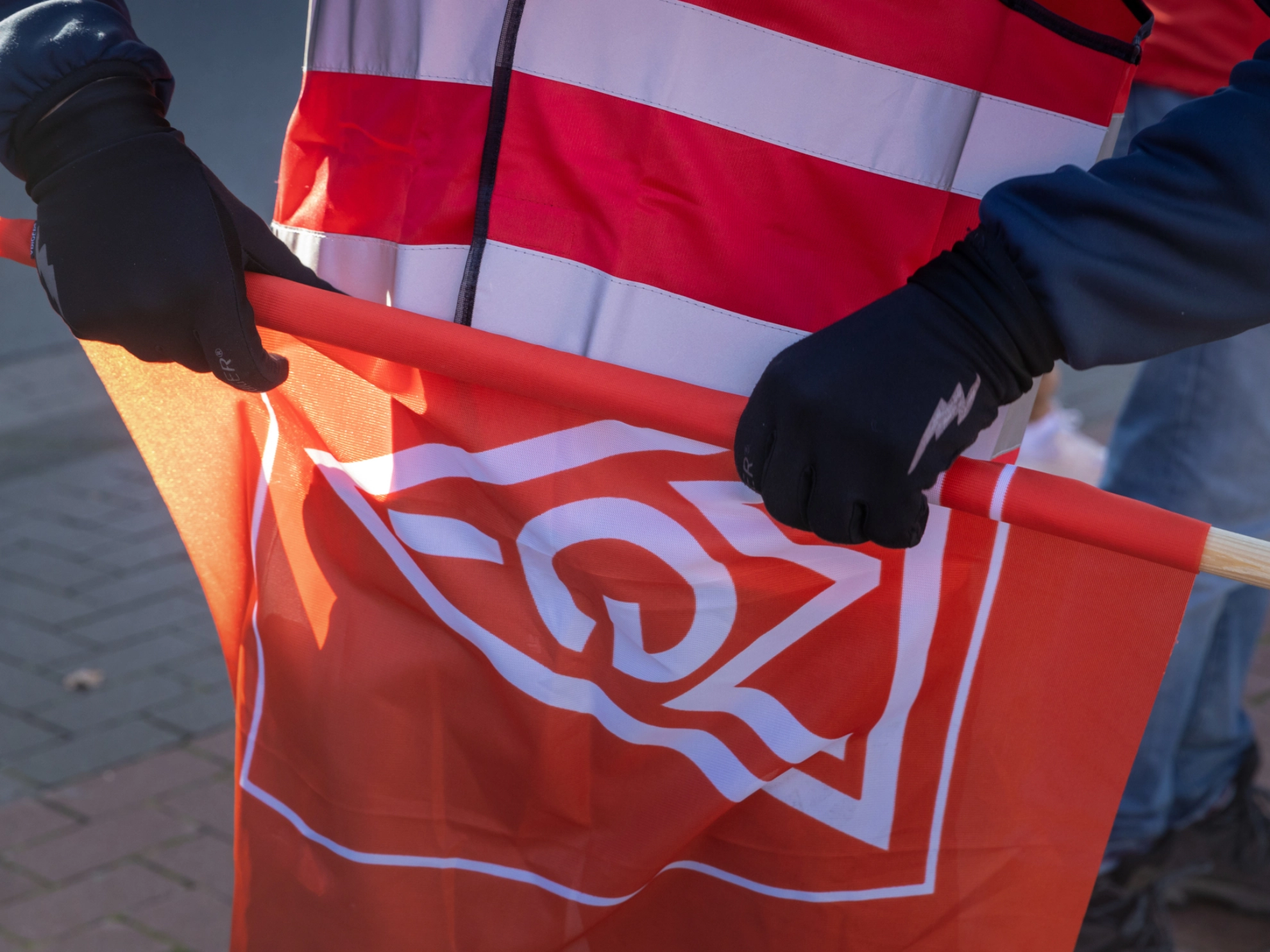 Warnstreik bei Berry Bramlage GmbH in Lohne am 15.10.21 anlässlich der Tarifrunde Holz- und Kunststoff 2021
