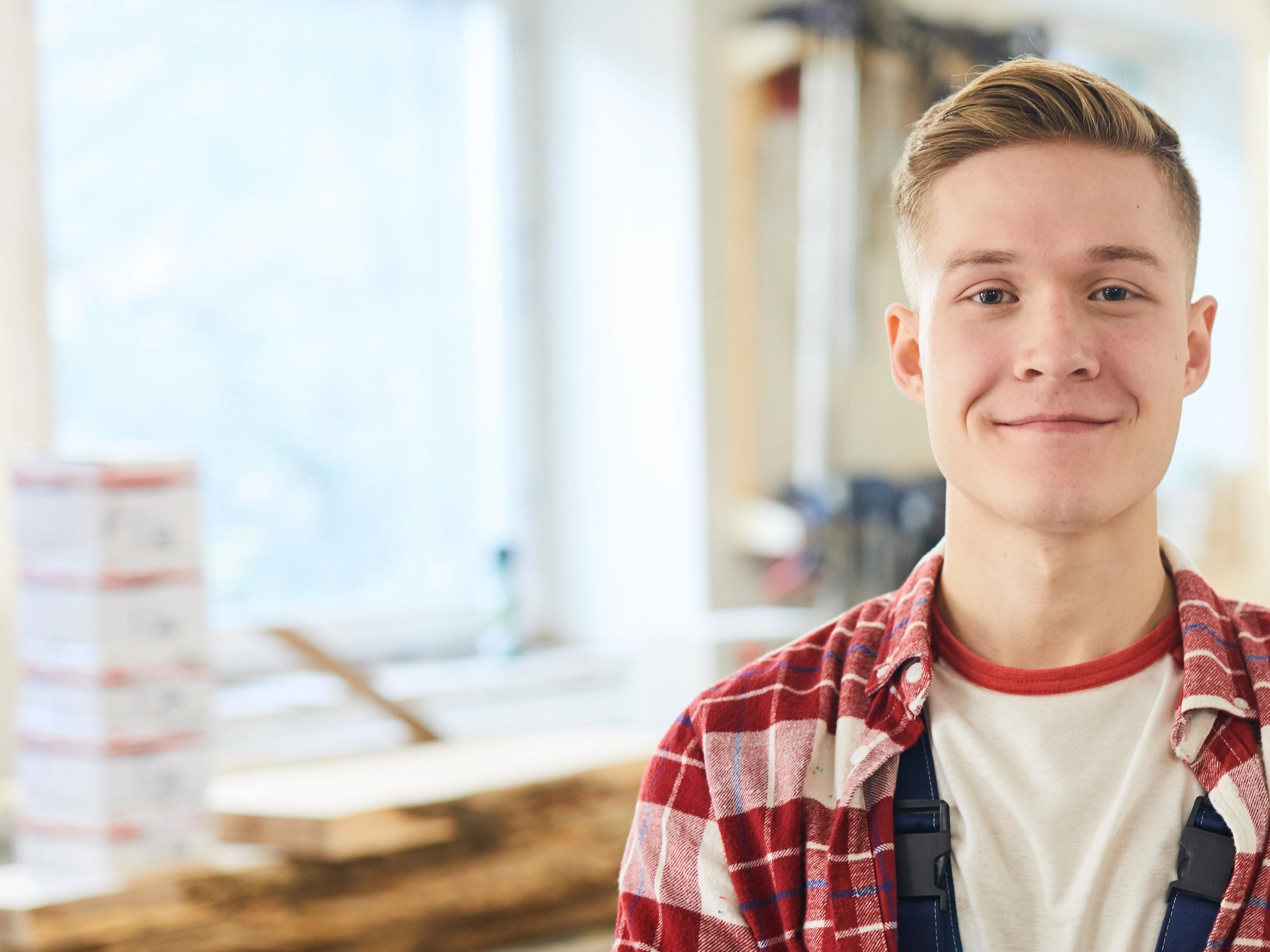 Azubi, Auszubildender, Zimmerei, Tischlerei, Ausbildung, Handwerk, Holz