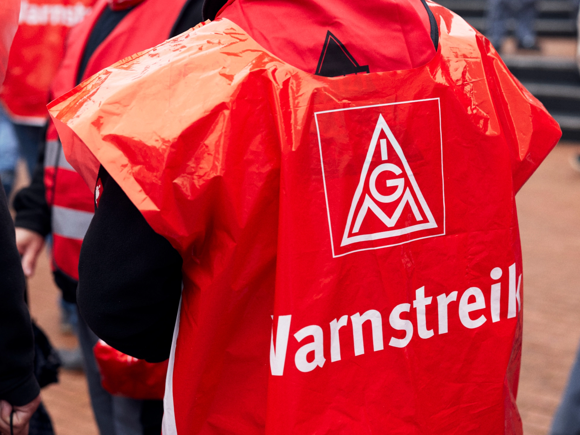 Warnstreik in Herford am 14.10.21 anlässlich der Tarifrunde Holz- und Kunststoff 2021