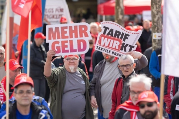Beschäftigte fordern 5 Prozent
