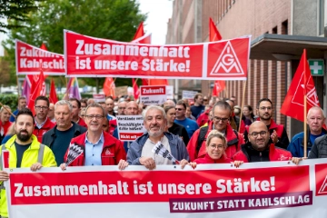 Beschäftigte der Autoindustrie fordern sichere Arbeitsplätze