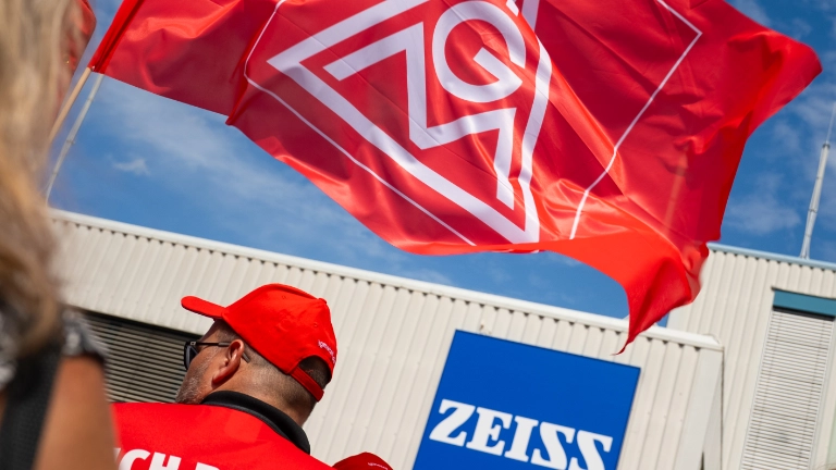 Warnstreik bei Zeiss Darmstadt