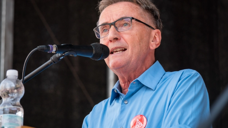 Jörg Köhlinger, Bezirksleiter IG Metall Mitte, sprach beim DGB-Aktionstag am 26.9.2026